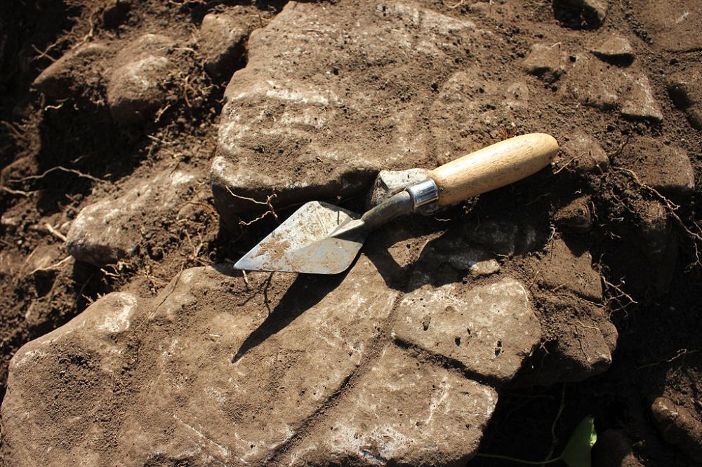 1024px-Archaeology_Trowel